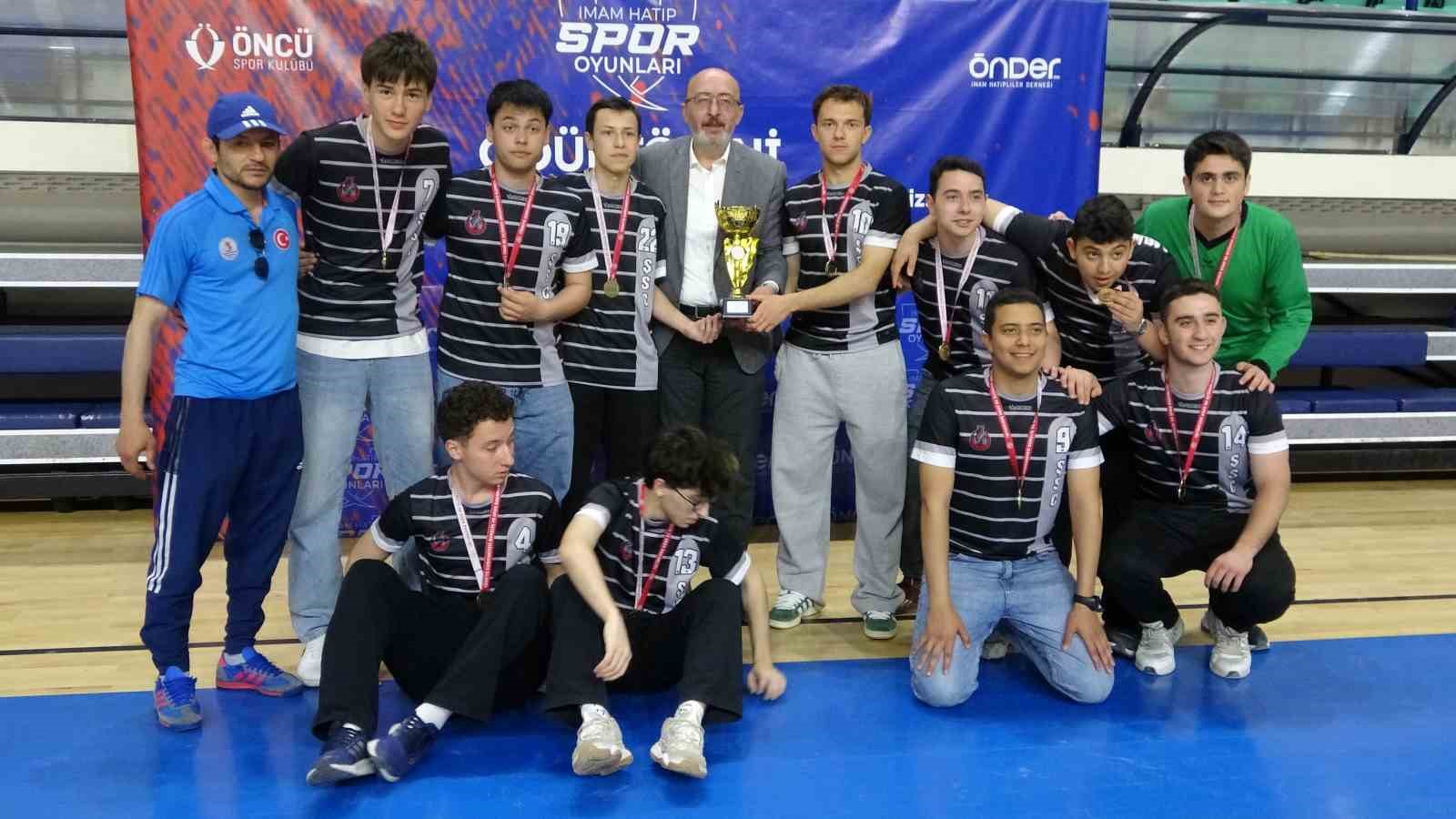 Kütahya’da ilk kez düzenlenen ’İmam Hatip Spor Oyunları’ büyük heyecana sahne oldu