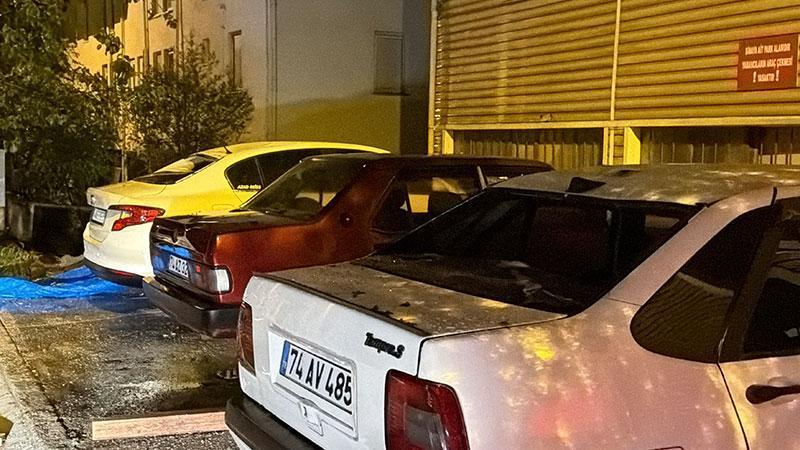 Bartın'da şiddetli rüzgar çatıyı uçurdu