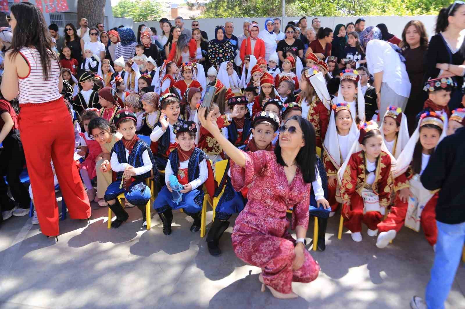 Minik yüreklerden büyük coşku