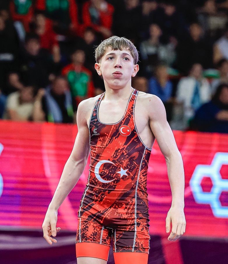 U17 Avrupa Güreş Şampiyonası’nda Ömer Arslan’dan bronz madalya
