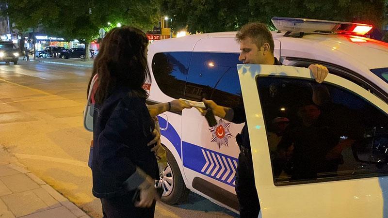 Bursa'da ATM’de unutulan 10 bin TL’yi polise teslim etti