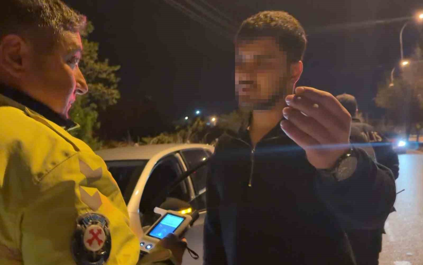 Alkollü sürücünün ehliyetine el konulup 25 bin lira ceza kesildi