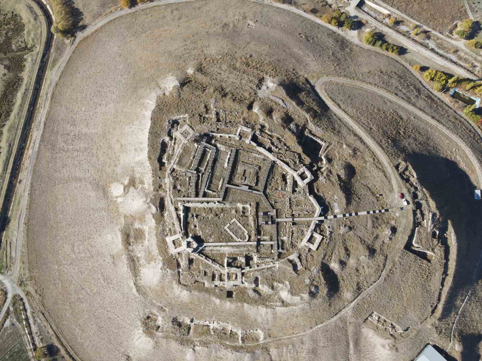 Altıntepe Kalesi geçmişin izlerini bugüne taşıyor