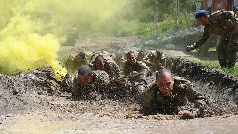 MSB'den fiziki yeterlilik ve dayanıklılık testi paylaşımıMilli Savunma Bakanlığı (MSB), Isparta 40’ıncı Komando Eğitim Tugay Komutanlığı’nda 79’uncu Dönem Sözleşmeli Erlere yönelik gerçekleştirilen fiziki yeterlilik ve dayanıklılık testine paylaşım yaptı.