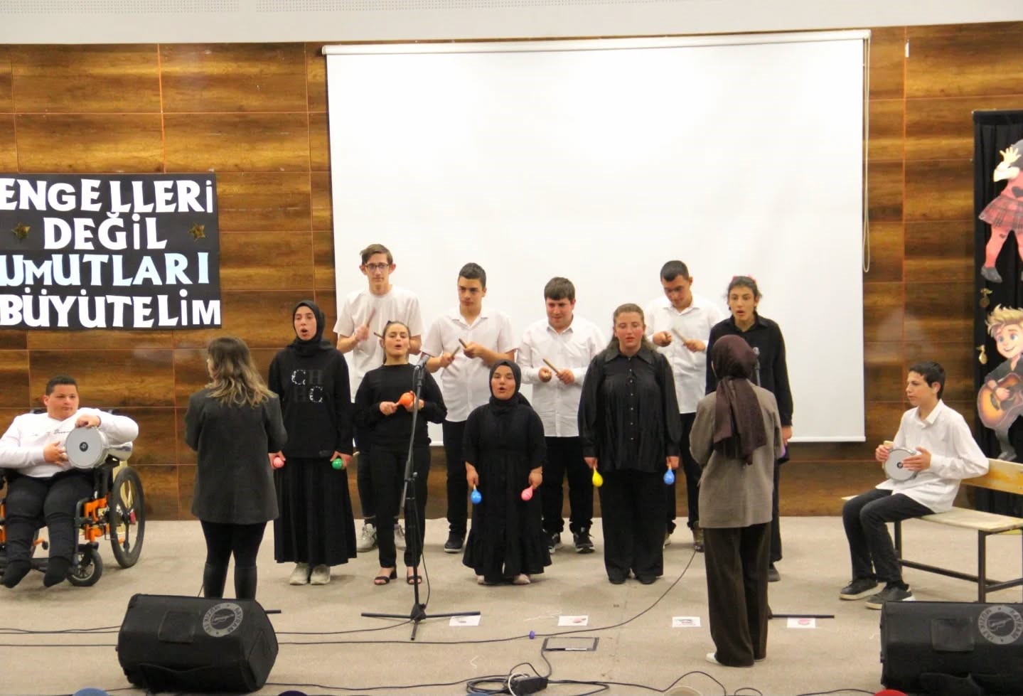 Özel öğrencilerden Engelliler Haftası etkinliği