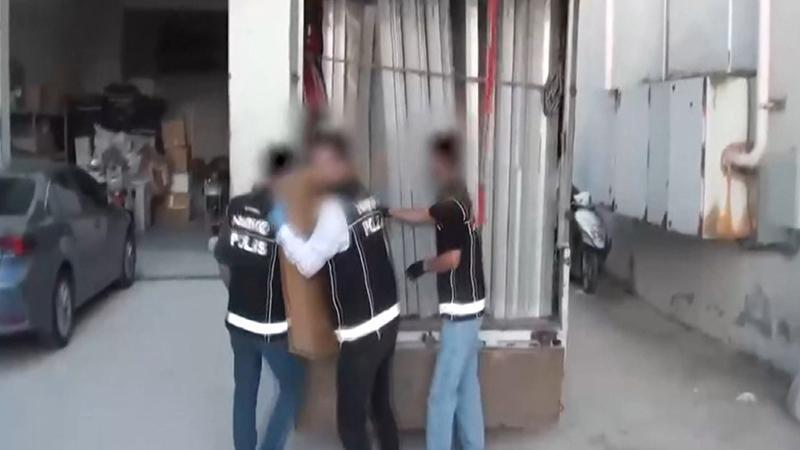 Bağcılar'da duş teknelerinin arasına gizlenmiş 92 kilo 500 gram eroin ele geçirildi