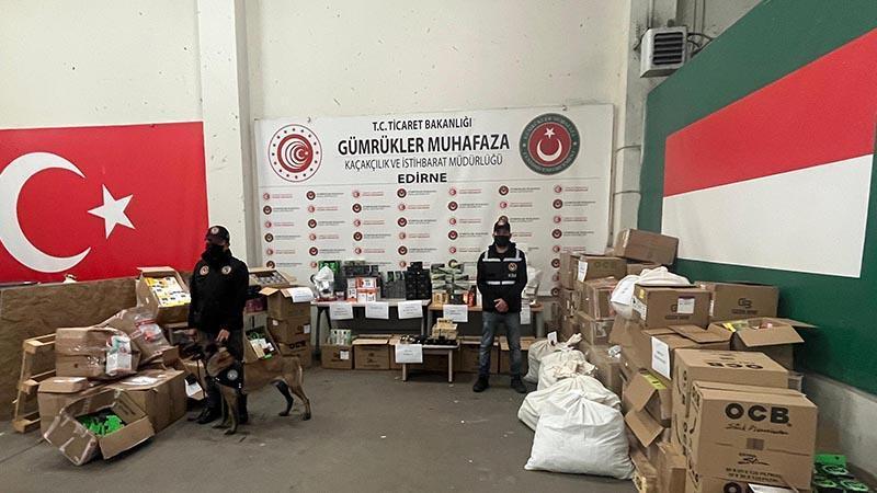 Kapıkule'de TIR'da uyuşturucu ve çok sayıda kaçak sigara malzemeleri ele geçirildi