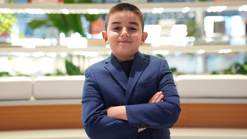 İlkokul 2. sınıf öğrencisi Afşin Agah Alp, uluslararası yapay zeka yarışmasında Türkiye'yi temsil edecek