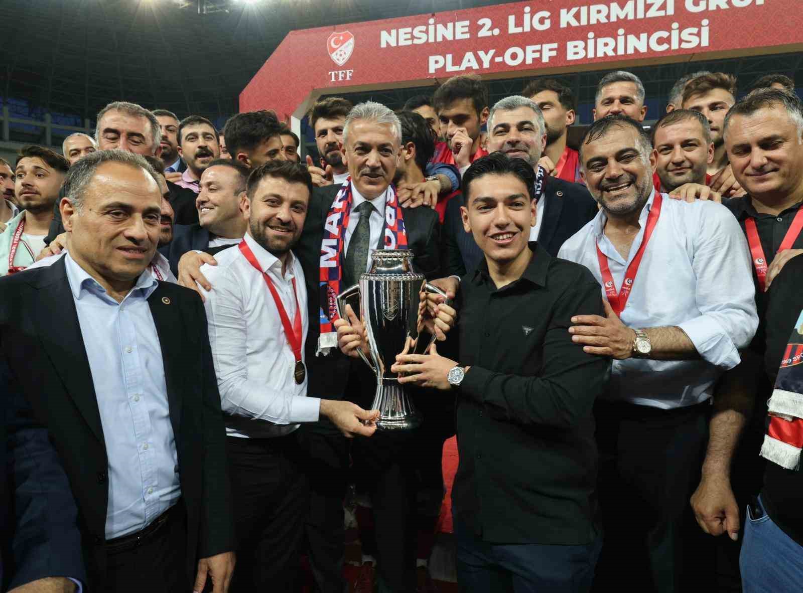 Elazığlı Vali Akkoyun’a ’Babalar sözünü tutar’ jesti