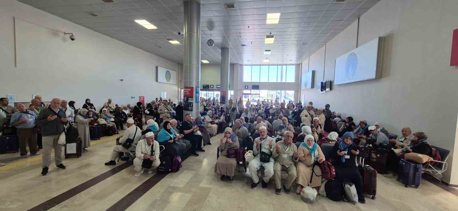 Samsun’da bin 421 hacı adayı kutsal topraklara uğurlanıyor