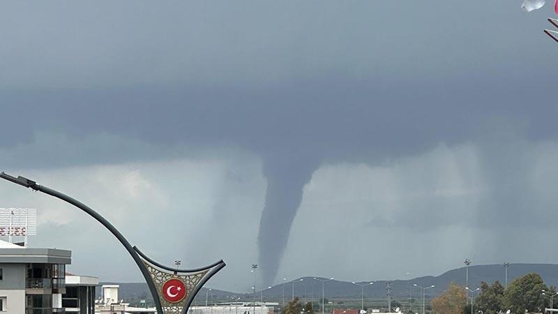 İzmir'de hortum oluştu