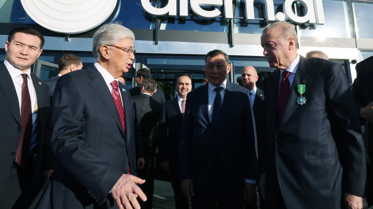 Cumhurbaşkanı Erdoğan, Alem.AI Yapay Zeka Merkezi'ni ziyaret etti