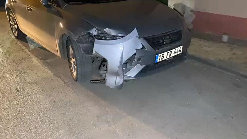 Sürücüsü rahatsızlanan otomobil, park halindeki 3 araca çarptı: 1 yaralı