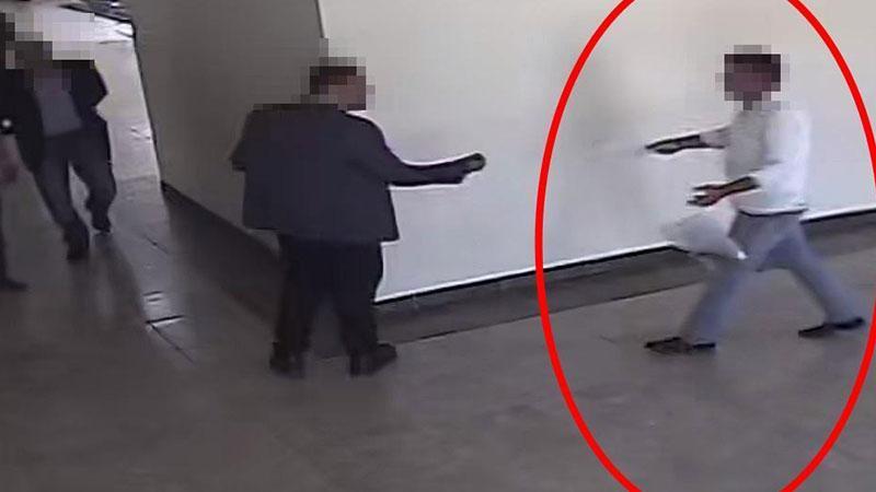 Eskişehir’de belediye başkanına saldıran şüpheli tutuklandıESKİŞEHİR’de Sivrihisar Belediye Başkanı Habil Dökmeci’ye saldırdığı sırada araya giren Belediye Başkan Yardımcısı Mehmet Taş’ı yaralayan şüpheli H.A., ‘kasten yaralama’ suçundan tutuklandı.