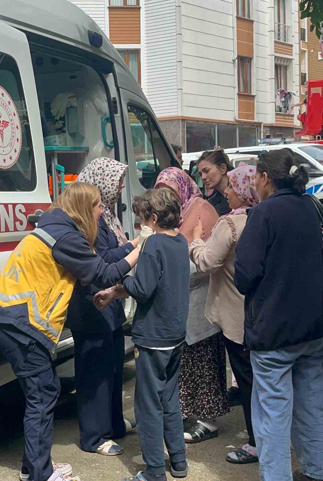 Yangında yaralanan özel ihtiyaç sahibi çocuk gözyaşlarına boğuldu