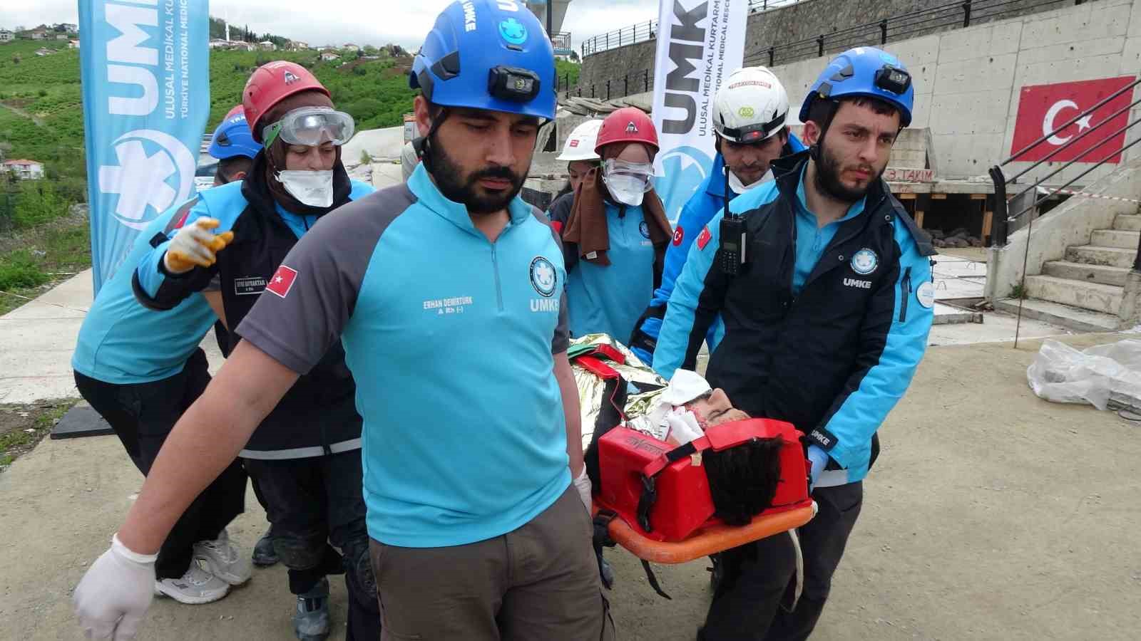 Trabzon’da gerçeği aratmayan deprem tatbikatı