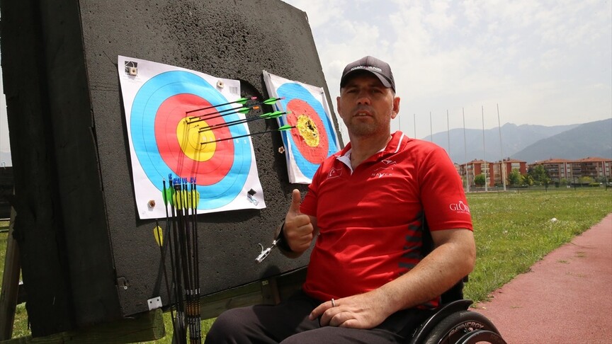 Milli para okçu Abdullah Yorulmaz, sporcu eşinin desteğiyle altın madalya peşinde