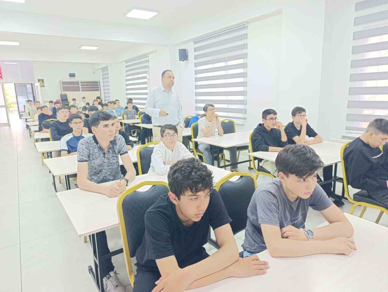 Afyonkarahisar’da ‘Teknoloji Bağımlılığı’ konulu seminer