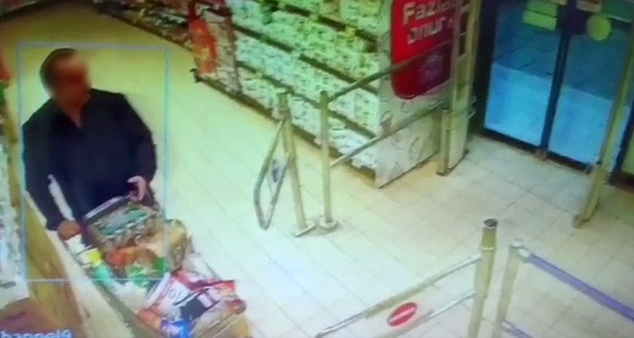 Sepeti doldurup arka kapıdan çıktı