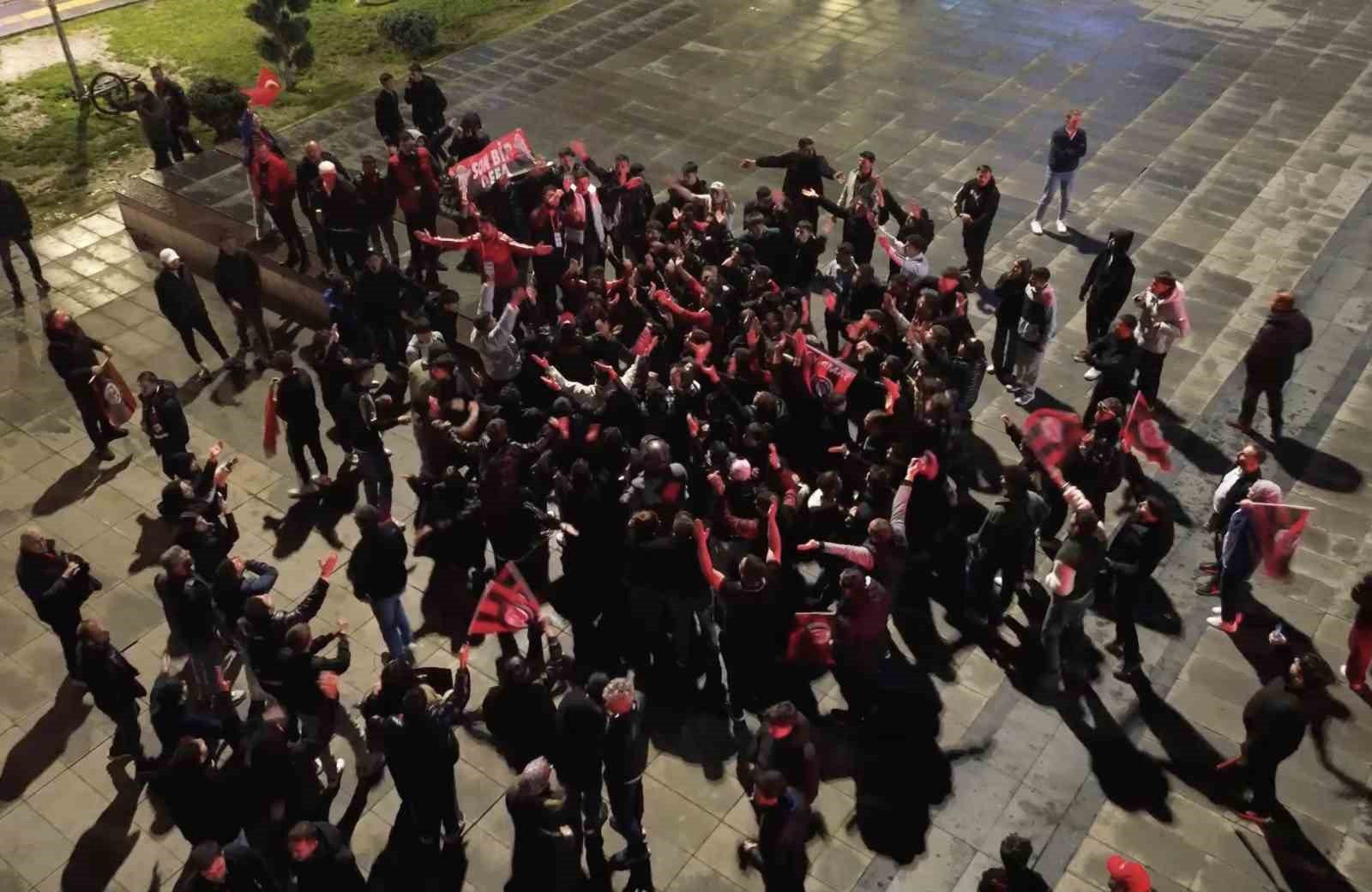 Çorum FK taraftarları yarı final galibiyetini coşkuyla kutladı