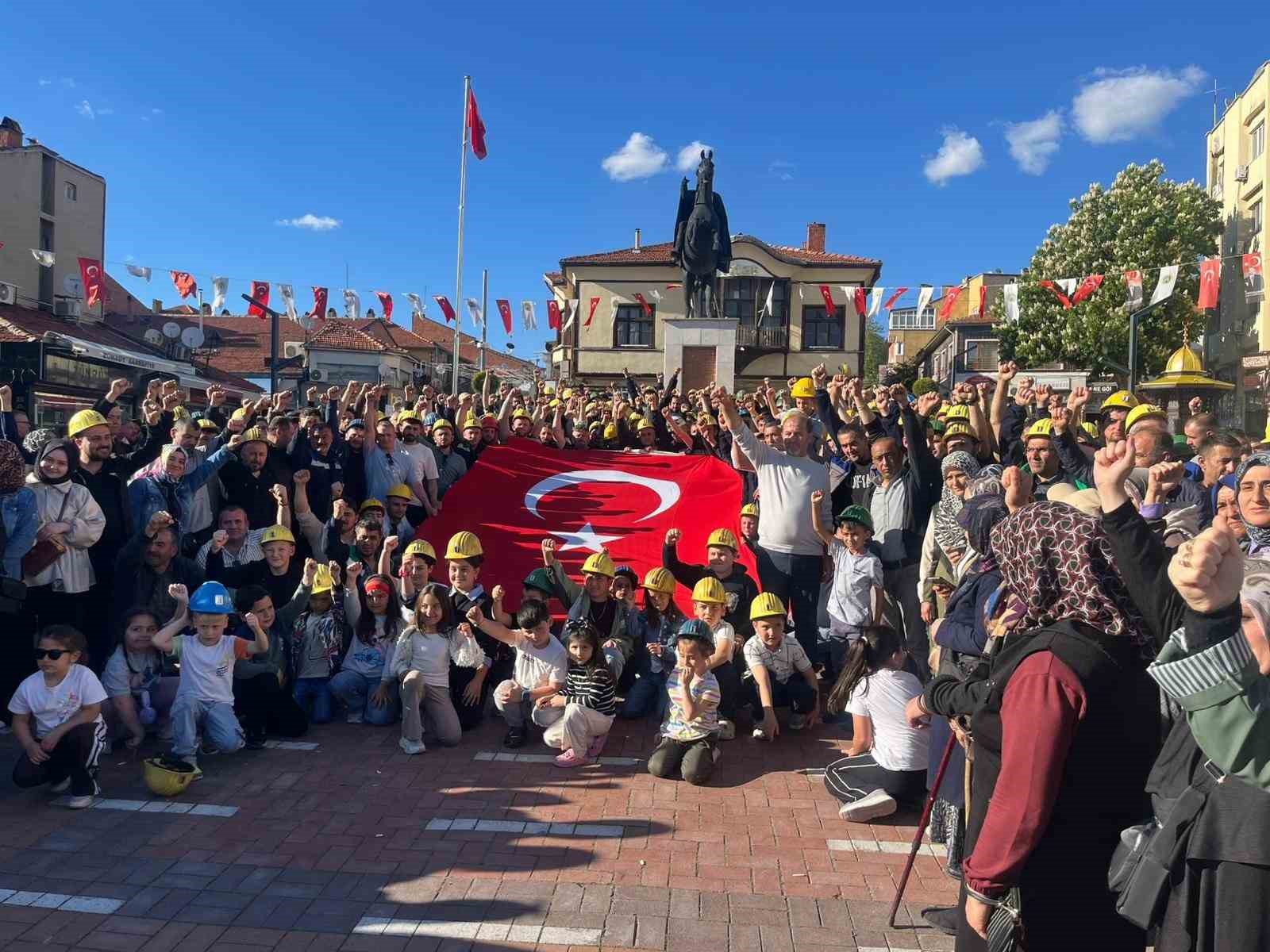 Kütahya’da maden işçilerinden maaş farkı eylemi