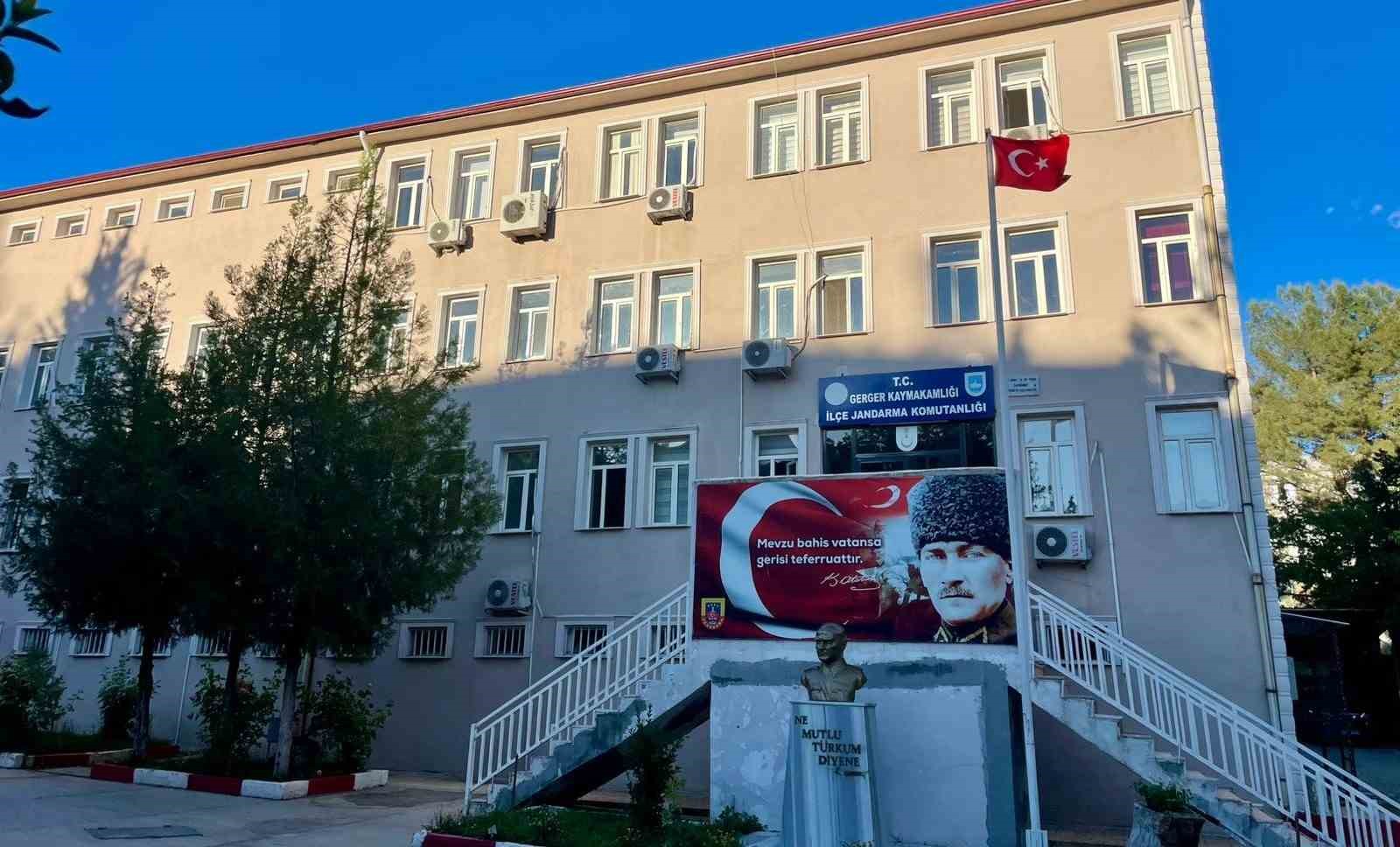 Gerger’de 5 kilo uyuşturucu ele geçirildi: 2 tutuklama
