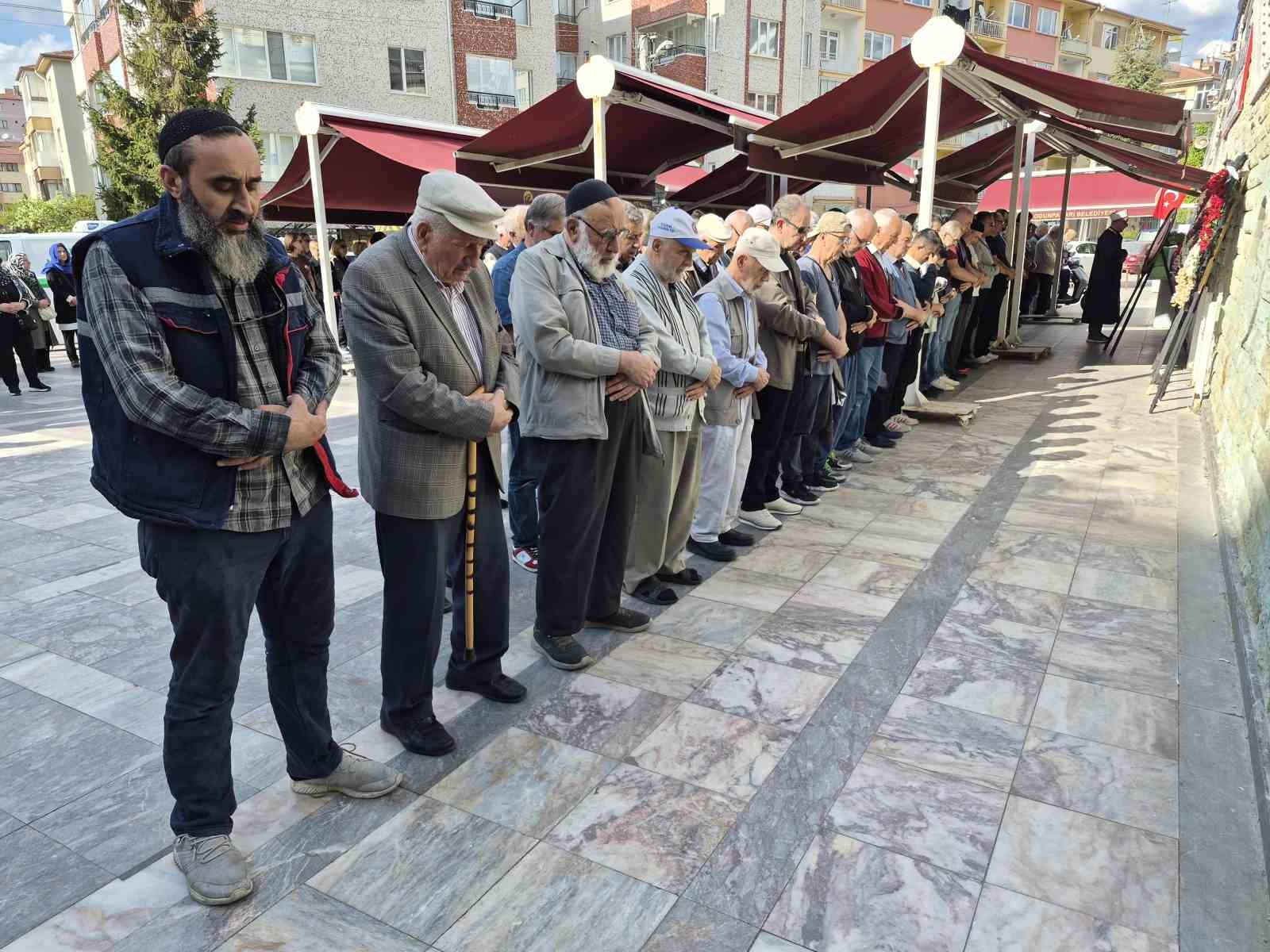 Genç kadın toprağa verildi, onu hayattan koparan sürücü tutuklandı