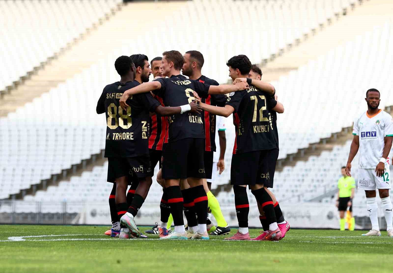 Trendyol Süper Lig: Fatih Karagümrük: 2 - Corendon Alanyaspor: 1 (Maç sonucu)