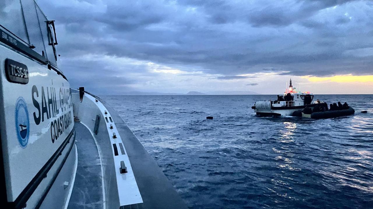 İzmir'de 40 düzensiz göçmen yakalandı