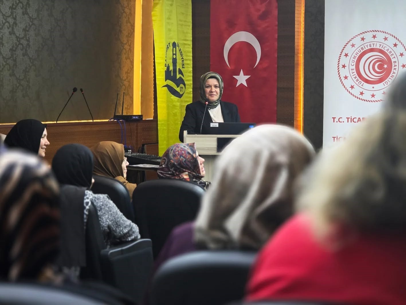 Bayburt’ta kadınlara kooperatifçilik eğitimi verildi