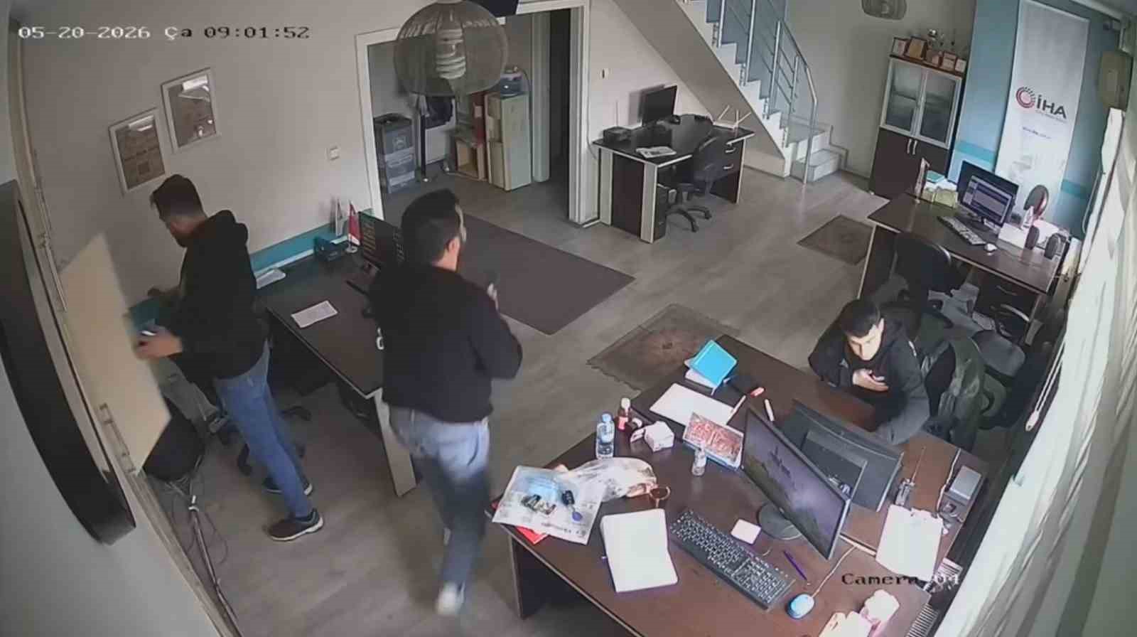 Kayseri’de deprem anı kamerada