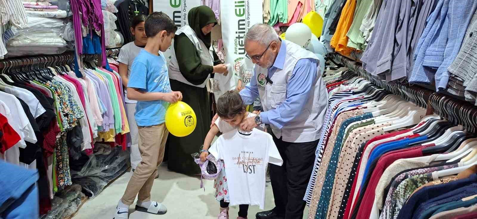Diyarbakır’da yetim çocuklara bayramlık hediyesi