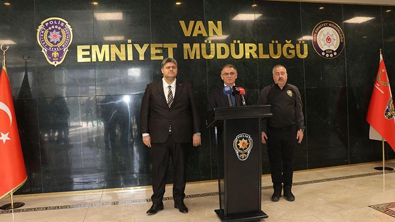 Van merkezli 11 ilde narkotik operasyonu: 78 gözaltıVan merkezli 11 ilde düzenlenen uyuşturucu operasyonunda 78 kişi gözaltına alındı.