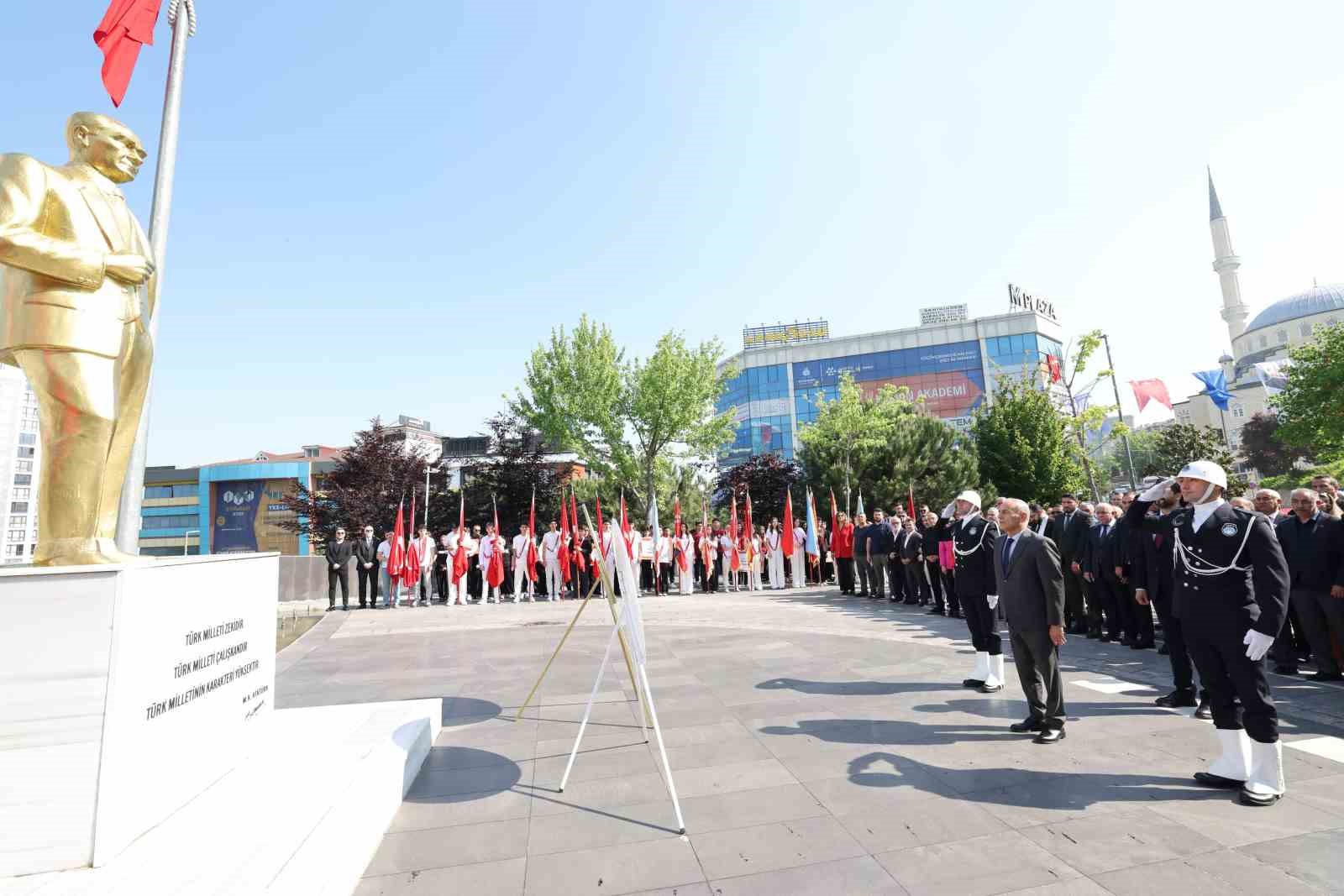 Küçükçekmece’de gün boyu süren 19 Mayıs coşkusu