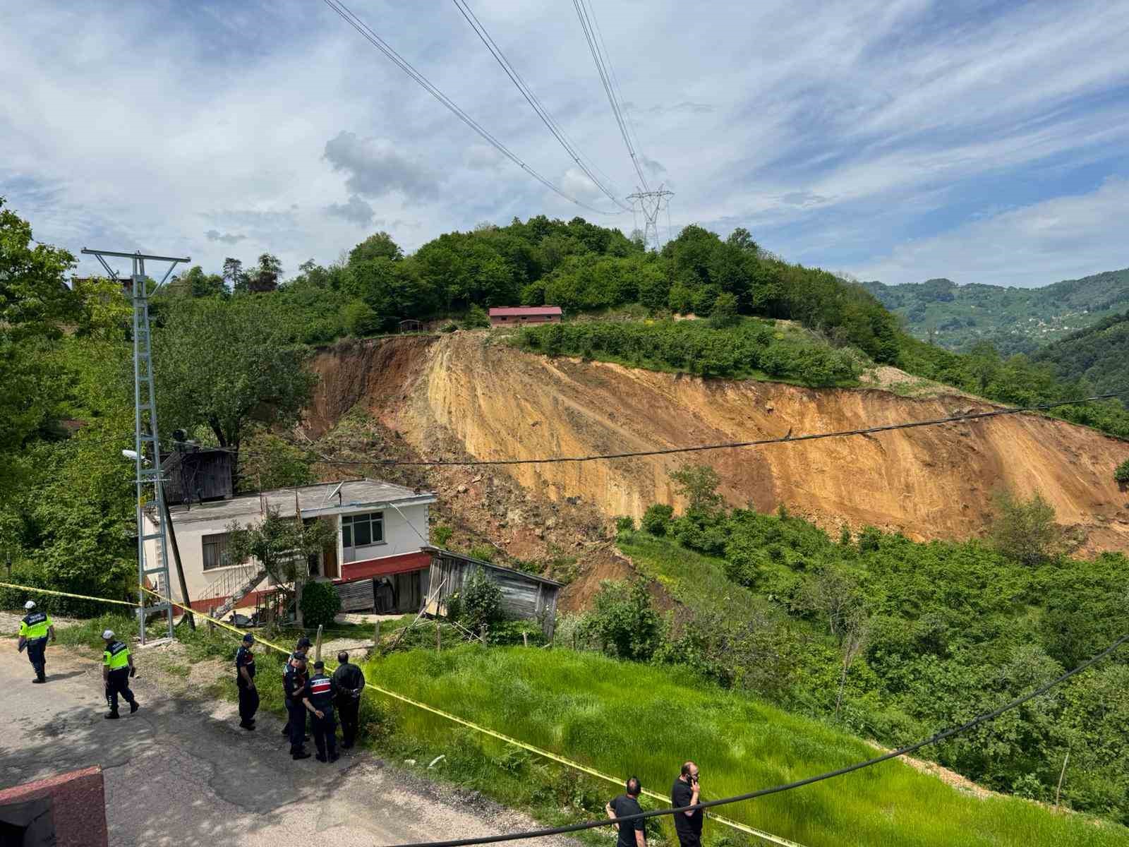 Ordu’da heyelan: O anlar kamerada