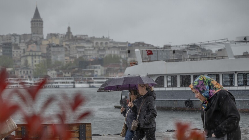 İstanbul için gök gürültülü sağanak uyarısı