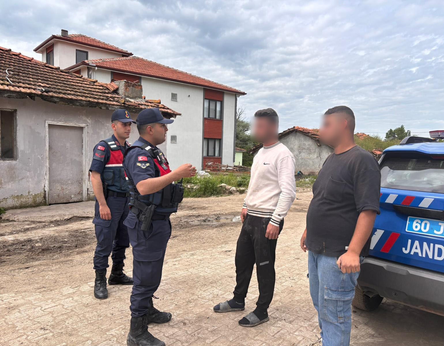 Tokat’ta taşkın riskine karşı vatandaşlar güvenli bölgelere taşındı