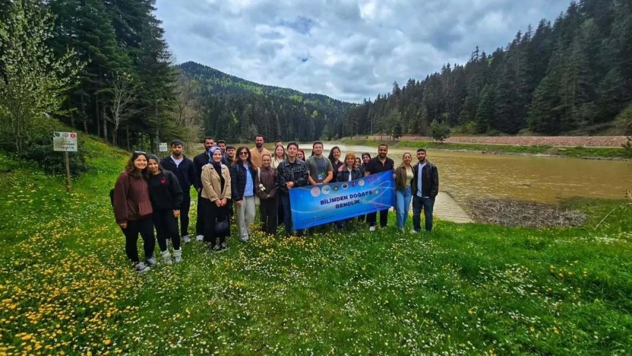 Sinop’ta gençler doğanın izini sürdü