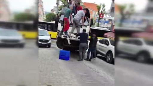 Vatandaşlar üstünde zıpladı
