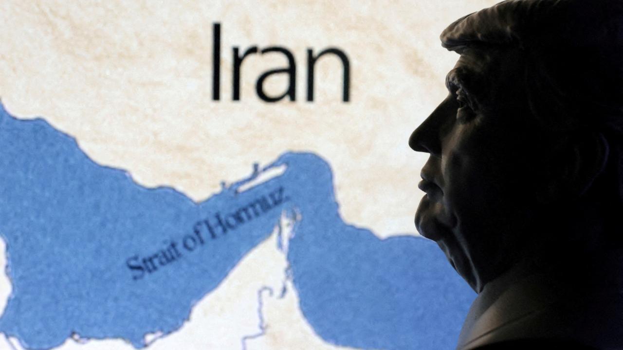 İran lideri Hamaney'in Başdanışmanı Velayeti'den Trump'a enerji mesajı