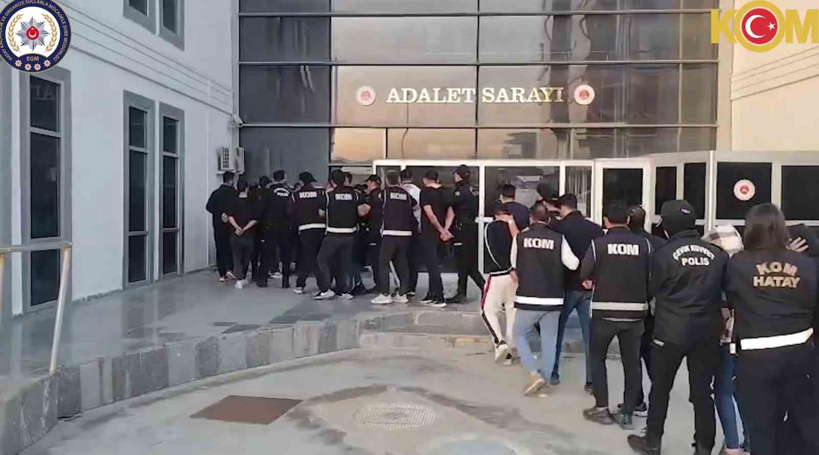 Esnafı sözde korumayla haraca bağlayan ve kadınlara zorla fuhuş yaptıran örgüte operasyon: 28 tutuklama