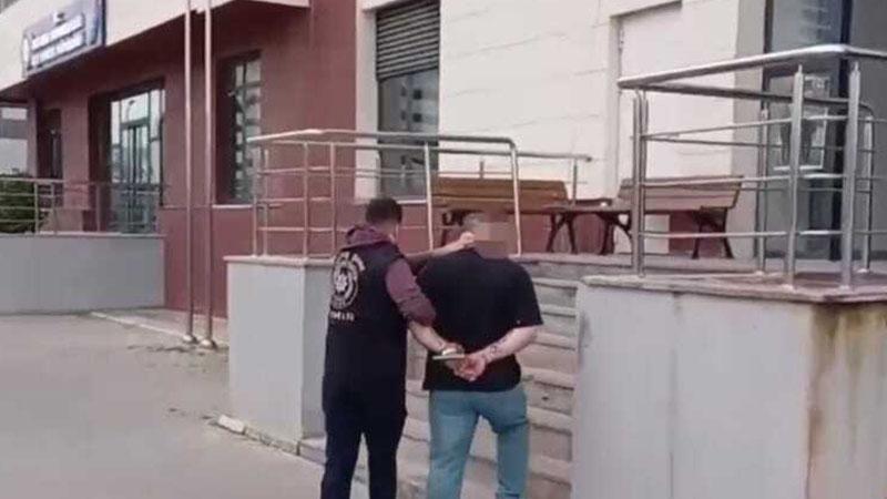 İzmir’de aranan şüphelilere şafak operasyonu: 157 gözaltıİzmir Emniyet Müdürlüğü’nce, haklarında kesinleşmiş hapis cezası bulunan ve çeşitli suçlardan aranan şüphelilerin yakalanmasına yönelik düzenlenen şafak operasyonunda 157 kişi yakalandı.