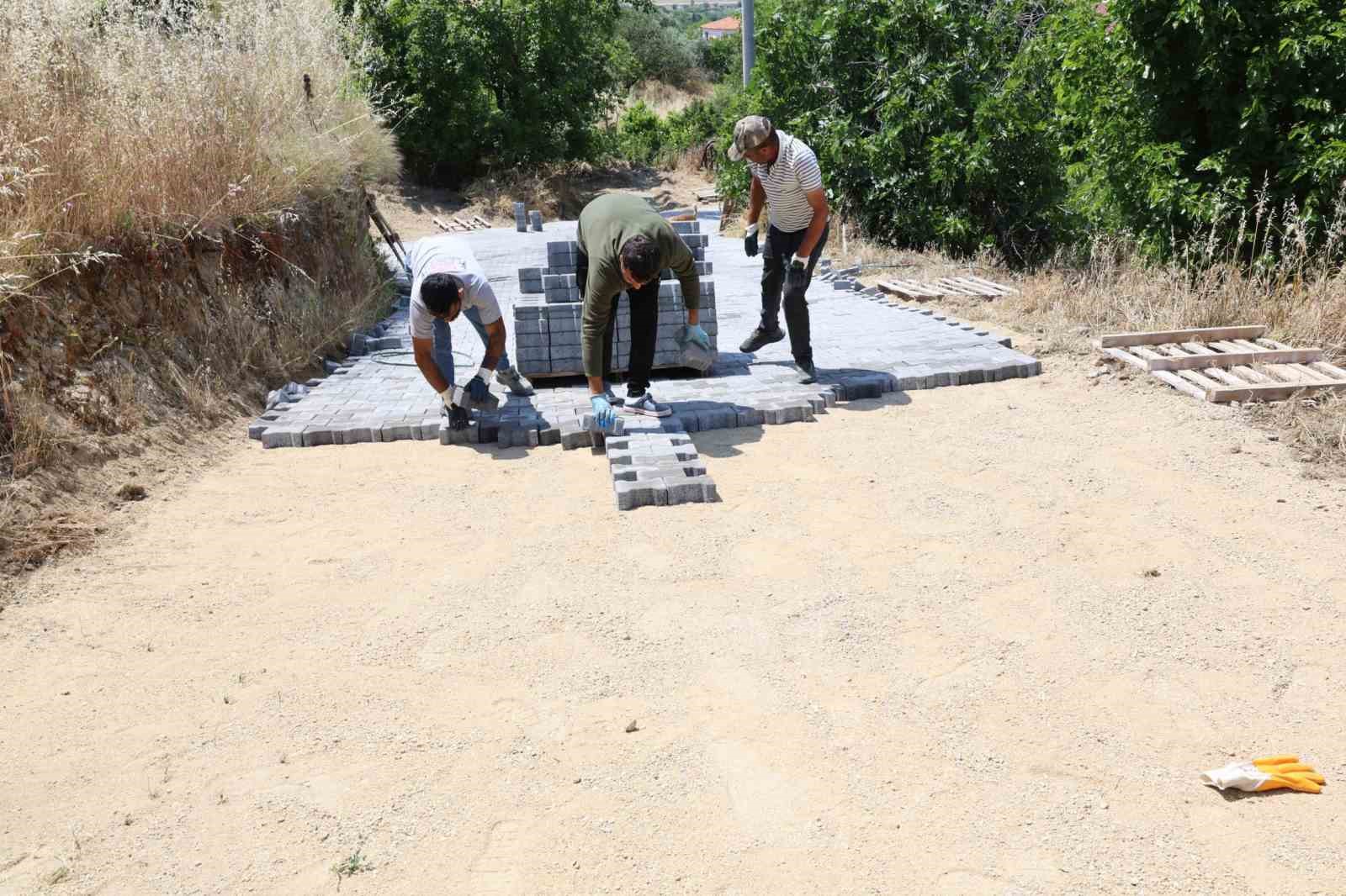 Yazırlı’da yollar yenileniyor