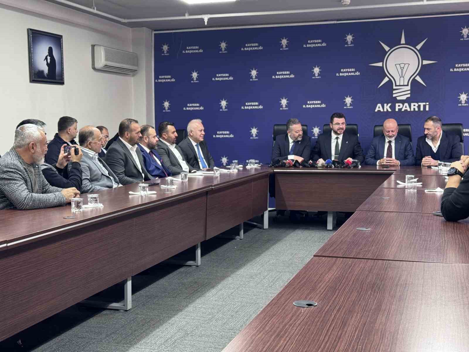 Yeniden Refah Partisi’nden istifa eden 4 meclis üyesi AK Parti’ye geçti