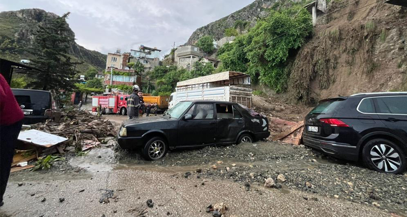 Müstakil ev çöktü