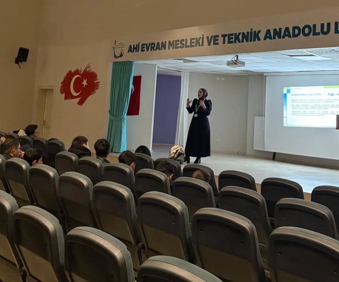 Bayburt’ta öğrenciler ruh sağlığı konusunda bilgilendirildi