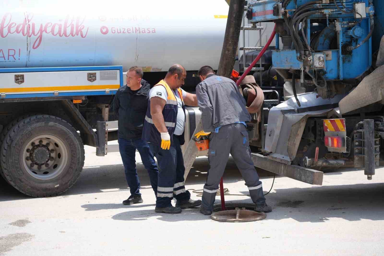 Bilecik’te kanalizasyon ve mazgal temizliği yapıldı