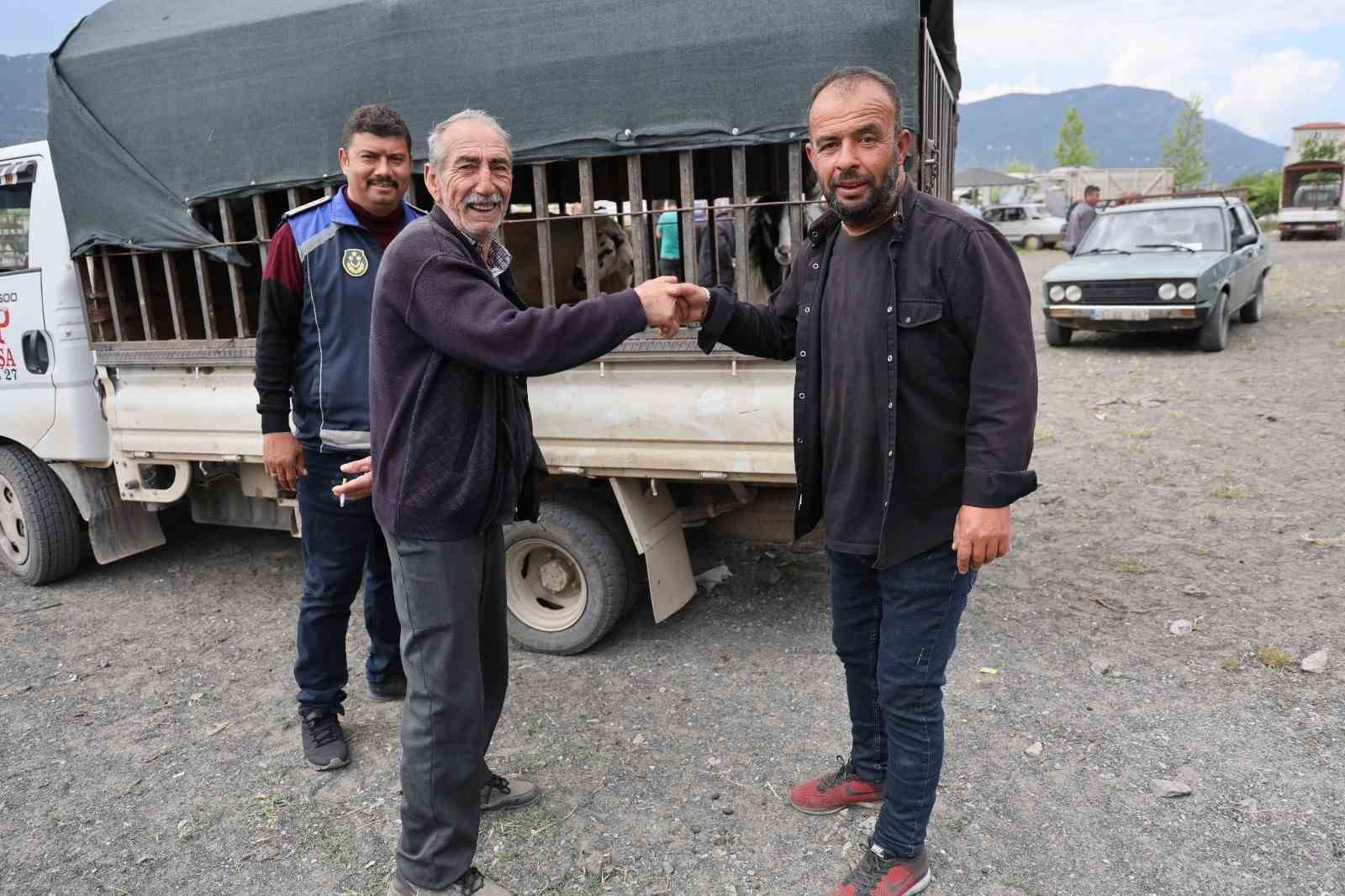 Çameli Kurban Pazarında bayram yoğunluğu ve sıkı denetim başladı