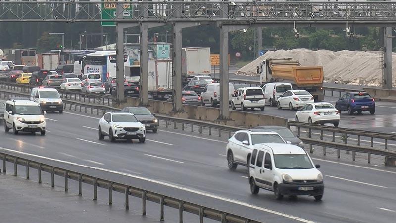 Kurban Bayramı tatili öncesi son iş gününde TEM'de trafik yoğunluğu