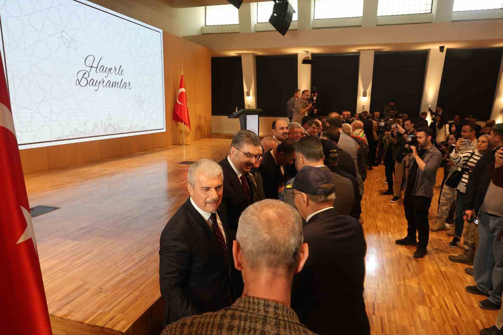 Konya’da protokol bayramlaştı